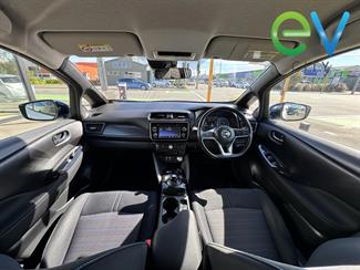 2018 Nissan LEAF - Thumbnail