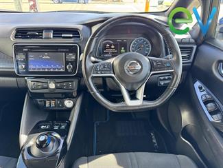 2018 Nissan LEAF - Thumbnail