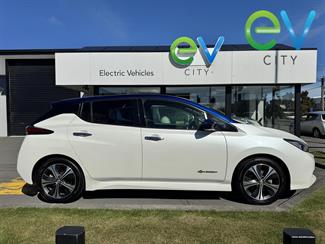 2018 Nissan LEAF - Thumbnail