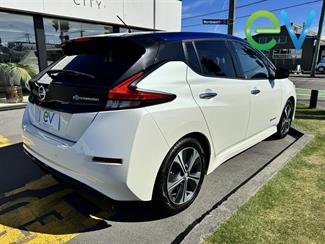 2018 Nissan LEAF - Thumbnail