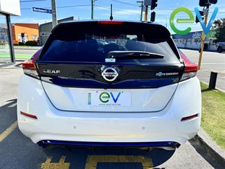 2018 Nissan LEAF - Thumbnail