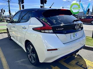 2018 Nissan LEAF - Thumbnail
