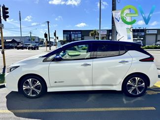 2018 Nissan LEAF - Thumbnail