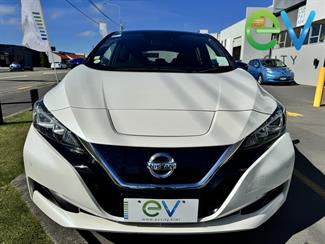 2018 Nissan LEAF - Thumbnail