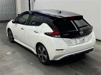 2018 Nissan LEAF - Thumbnail