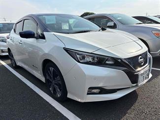2018 Nissan LEAF - Thumbnail