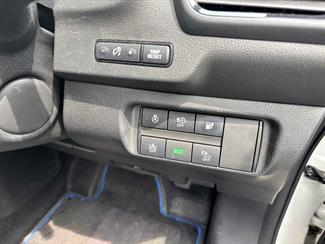 2018 Nissan LEAF - Thumbnail