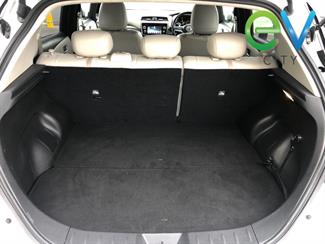 2019 Nissan LEAF - Thumbnail
