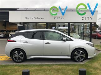 2019 Nissan LEAF - Thumbnail