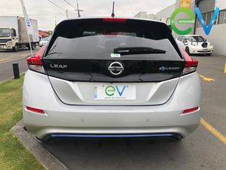 2019 Nissan LEAF - Thumbnail