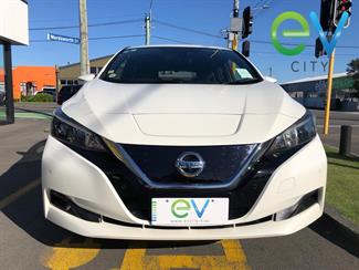 2018 Nissan LEAF - Thumbnail