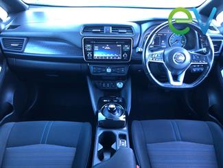 2018 Nissan LEAF - Thumbnail