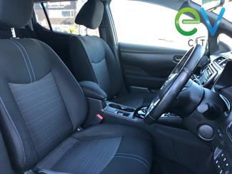 2018 Nissan LEAF - Thumbnail