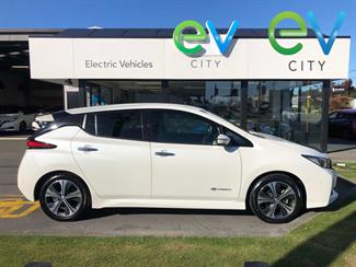 2018 Nissan LEAF - Thumbnail