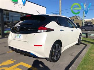 2018 Nissan LEAF - Thumbnail