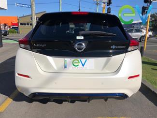 2018 Nissan LEAF - Thumbnail