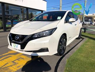 2018 Nissan LEAF - Thumbnail