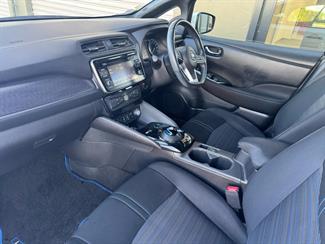 2019 Nissan LEAF - Thumbnail