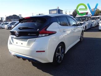 2019 Nissan LEAF - Thumbnail