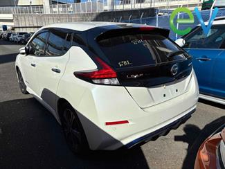 2019 Nissan LEAF - Thumbnail