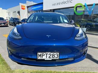 2020 Tesla Model 3 - Thumbnail