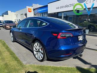2020 Tesla Model 3 - Thumbnail
