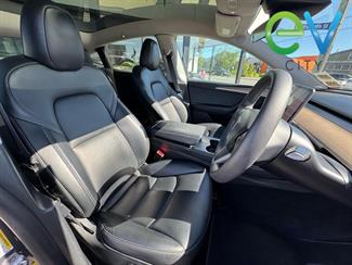 2022 Tesla Model Y - Thumbnail