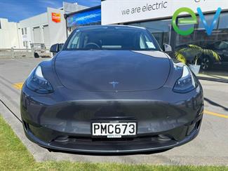 2022 Tesla Model Y - Thumbnail