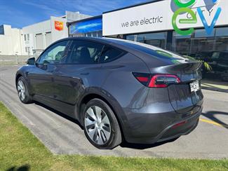 2022 Tesla Model Y - Thumbnail