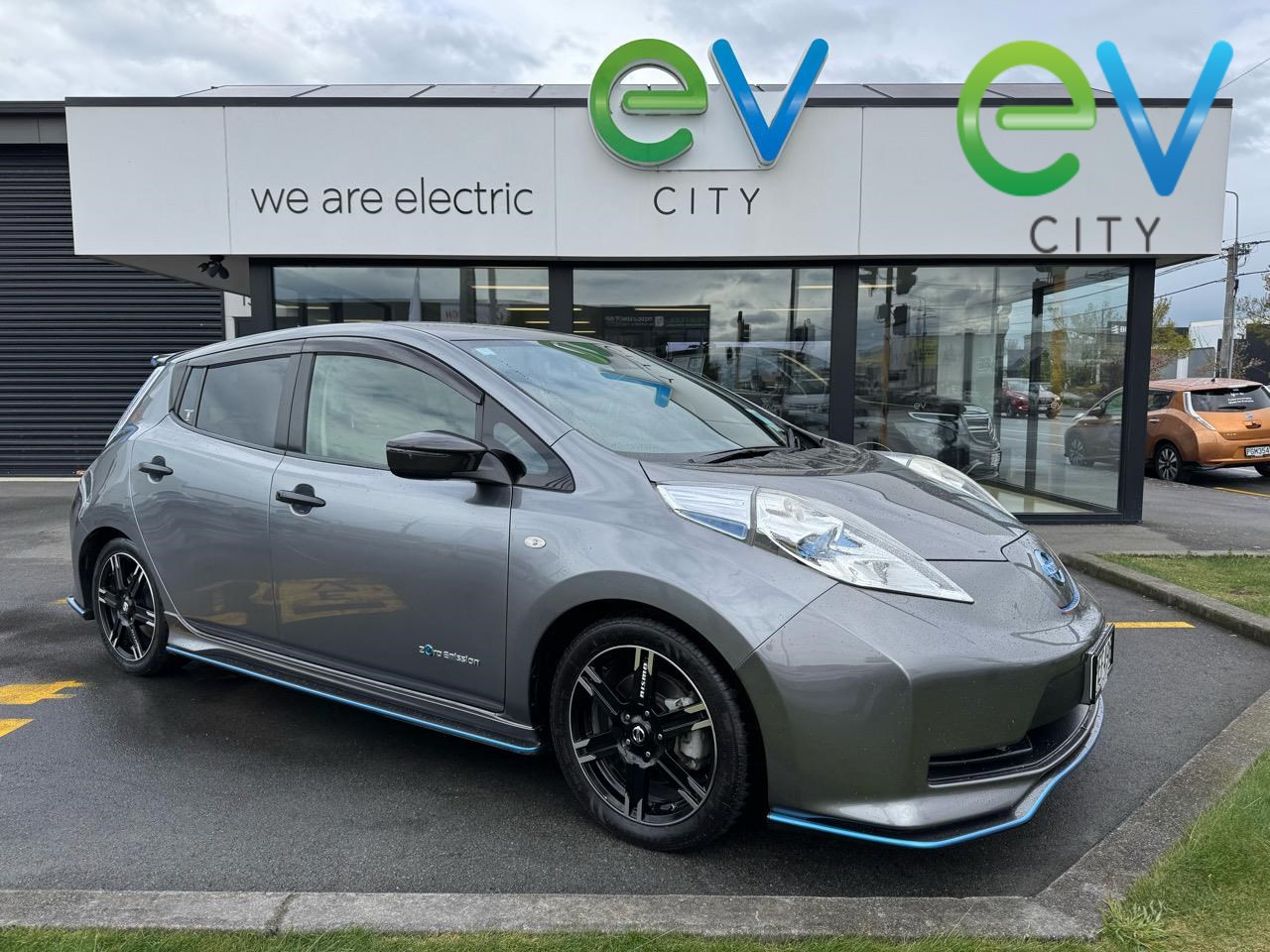 2016 Nissan LEAF