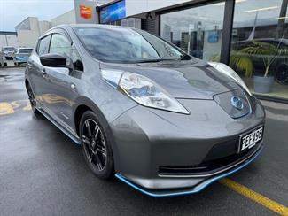 2016 Nissan LEAF - Thumbnail
