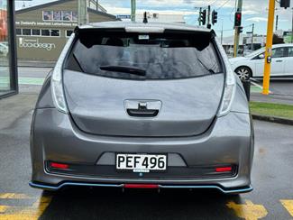 2016 Nissan LEAF - Thumbnail