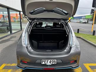 2016 Nissan LEAF - Thumbnail