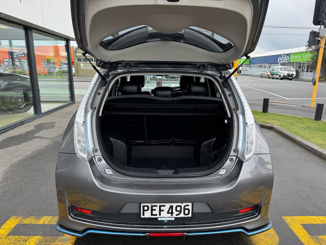 2016 Nissan LEAF