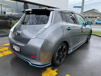 2016 Nissan LEAF - Thumbnail