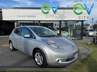 2012 Nissan LEAF - Thumbnail
