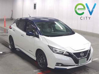 2018 Nissan LEAF - Thumbnail