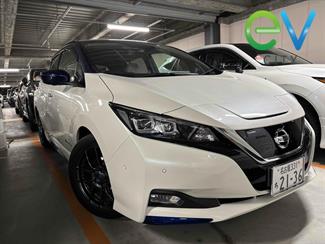2018 Nissan LEAF - Thumbnail