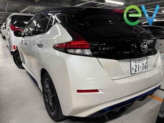 2018 Nissan LEAF - Thumbnail