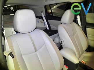 2018 Nissan LEAF - Thumbnail