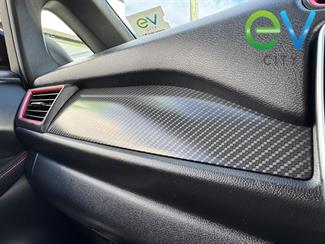 2018 Nissan LEAF - Thumbnail