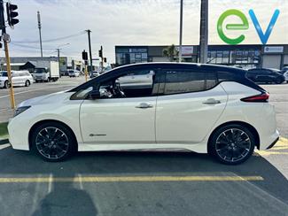 2018 Nissan LEAF - Thumbnail