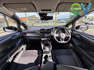 2018 Nissan LEAF - Thumbnail