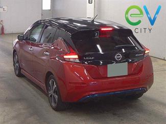 2018 Nissan LEAF - Thumbnail