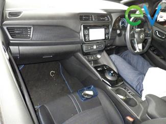 2018 Nissan LEAF - Thumbnail