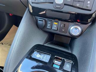 2019 Nissan LEAF - Thumbnail