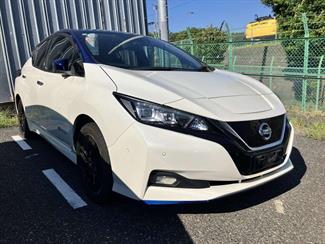 2020 Nissan LEAF - Thumbnail