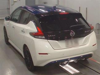 2020 Nissan LEAF - Thumbnail
