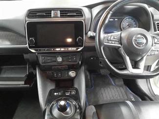 2020 Nissan LEAF - Thumbnail