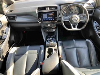 2020 Nissan LEAF - Thumbnail